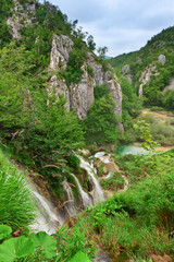 Fototapeta na wymiar Wodospady w parku narodowym. Plitvice, Chorwacja