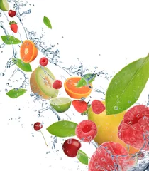 Küchenrückwand glas motiv Spritzendes Wasser Frisches Obst in Bewegung