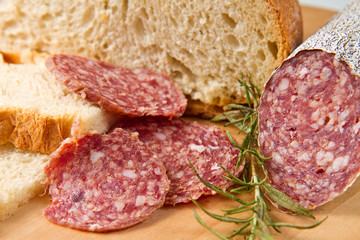 salame con pane
