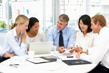 Fototapeta premium Business meeting in an office