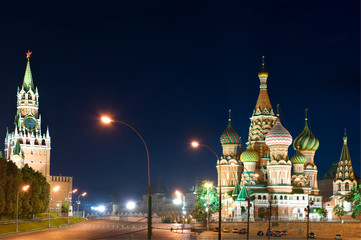 Fototapeta na wymiar St Basils Cathedral in Red Square