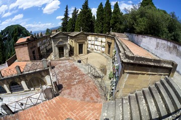 Cappelle e tombe di famiglia Cimitero delle Porte Sante