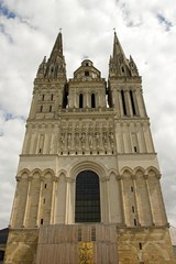 Fototapeta na wymiar cathédrale d'angers maine et loire (france)
