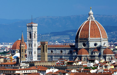 Fototapeta na wymiar Duomo - Katedra architektury w najlepszym wydaniu