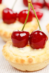 tart with cherries