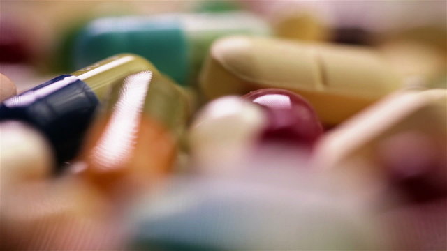 Loopable spinning pills
