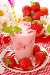 strawberry  milkshake