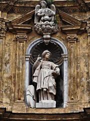 Il teatro del sole - statue - Palerme