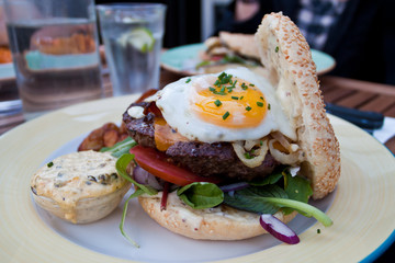 Beefburger with egg