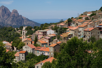 Fototapeta na wymiar Korsykański wioska (Evisa)