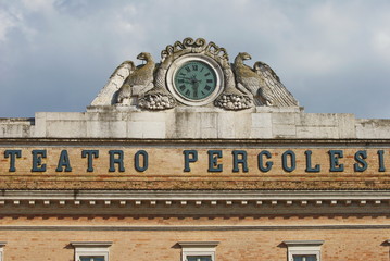 orologio del teatro Pergolesi di Jesi © yournameonstones