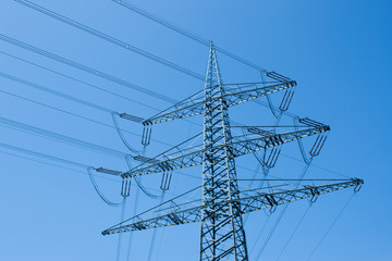 Hochspannungs-Strommast