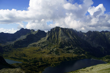 Fototapeta na wymiar jeziora w górach