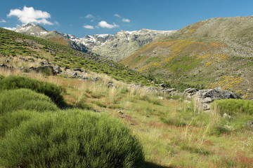 Fototapeta na wymiar Sierra de Gredos peaks