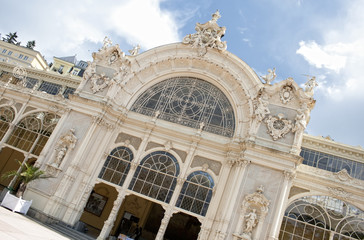 центральный вход в колоннаду, мариански лазне