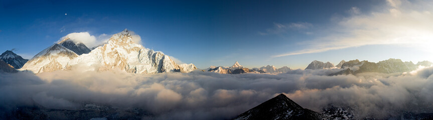 Panorama van Everst en Nuptse vanaf Kala Patthar