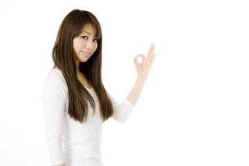 OKサインの女性