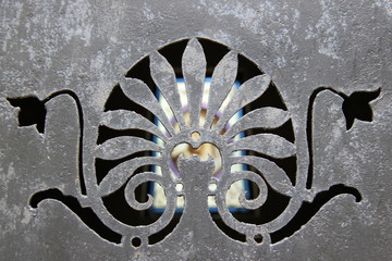 Porte d'un caveau du Cimetière de Neuilly-sur-Seine	