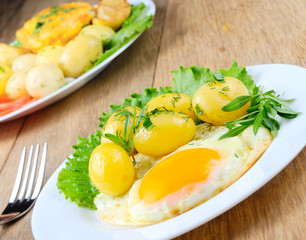 Fried egg with potato