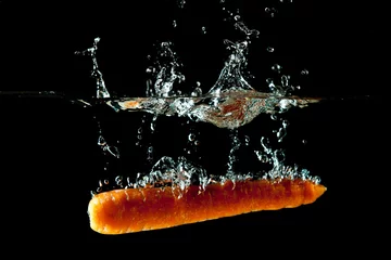 Papier Peint photo autocollant Éclaboussures deau Éclaboussure d& 39 eau de carottes