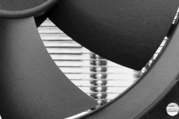 Fan blades of computer processor cooler