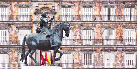 Tuinposter Statue of King Philips III, Plaza Mayor, Madrid. © kasto