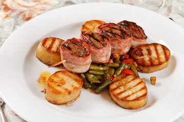 Grilled meat  with vegetables