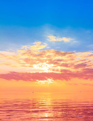 Fototapeta na wymiar Rising Sun Panorama