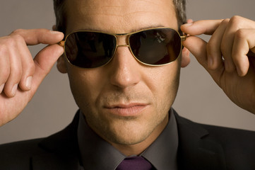Mann mit Sonnenbrille