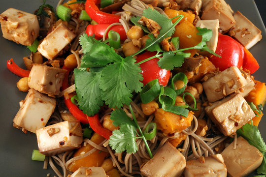 Tofu ginger vegetarian stir fry