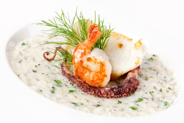 Cream soup with seafood