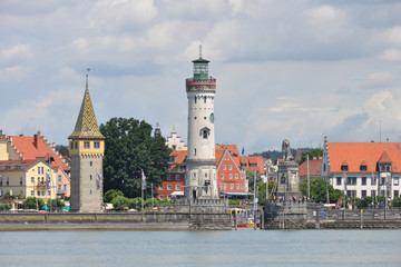 Vorbeifahrt am Lindauer Hafen