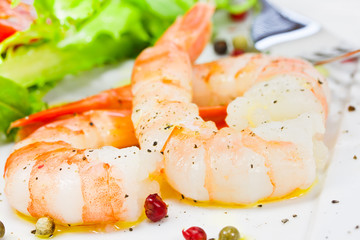 Garnelen mit Salat