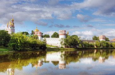 Fototapeta na wymiar Novodevichy convent in the early morning