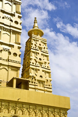 Fototapeta premium thai temple and blue sky