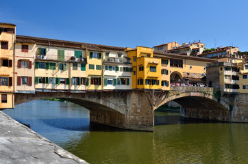 Fototapeta na wymiar Ponte Vecchio, średniowieczny symbol Florencji