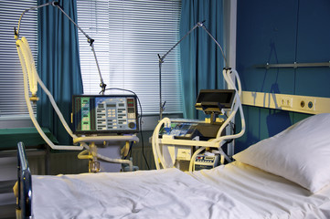Patientenzimmer zur Intensiv Versorgung im Krankenhaus in Hamburg