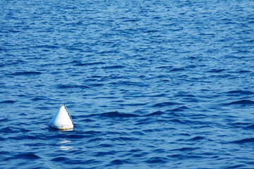 Boje für Boote an einem See