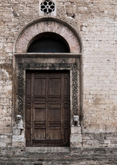 Fototapeta na wymiar Ozdobny, drzwi - Narni, Włochy