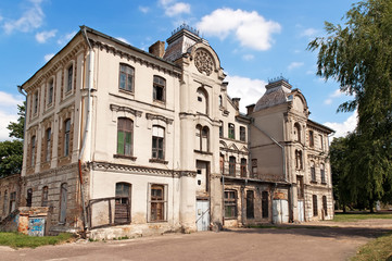 Fototapeta na wymiar Miły dzień lato Białoruś Grodno old time zniszczone synagogi