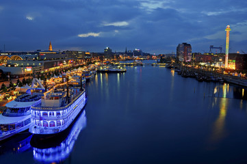 Kiel bei Nacht Kieler Woche