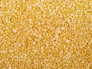Fagioli Azuki gialli decorticati dall'alto