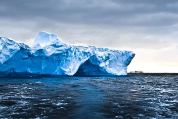 Fotobehang Antarctic iceberg © Goinyk