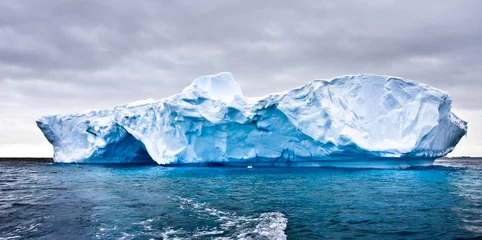 Foto op Plexiglas anti-reflex Antarctische ijsberg © Goinyk