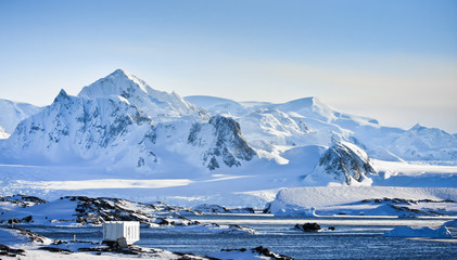 Beautiful snow-capped mountains © Goinyk