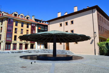 Fototapeta na wymiar Plaza del Paraguas en Oviedo