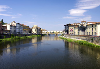 Fototapeta na wymiar Toskania-Florencja - Arno River z mostem - Ponte Vecchio