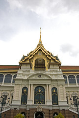 Fototapeta na wymiar The palace is located at Wat Phra Kaew
