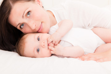 mami mit baby