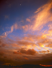 Naklejka premium Dramatic sky.